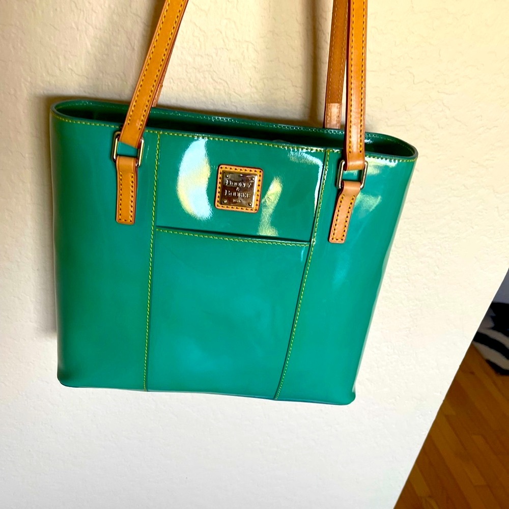 Dooney & Bourke